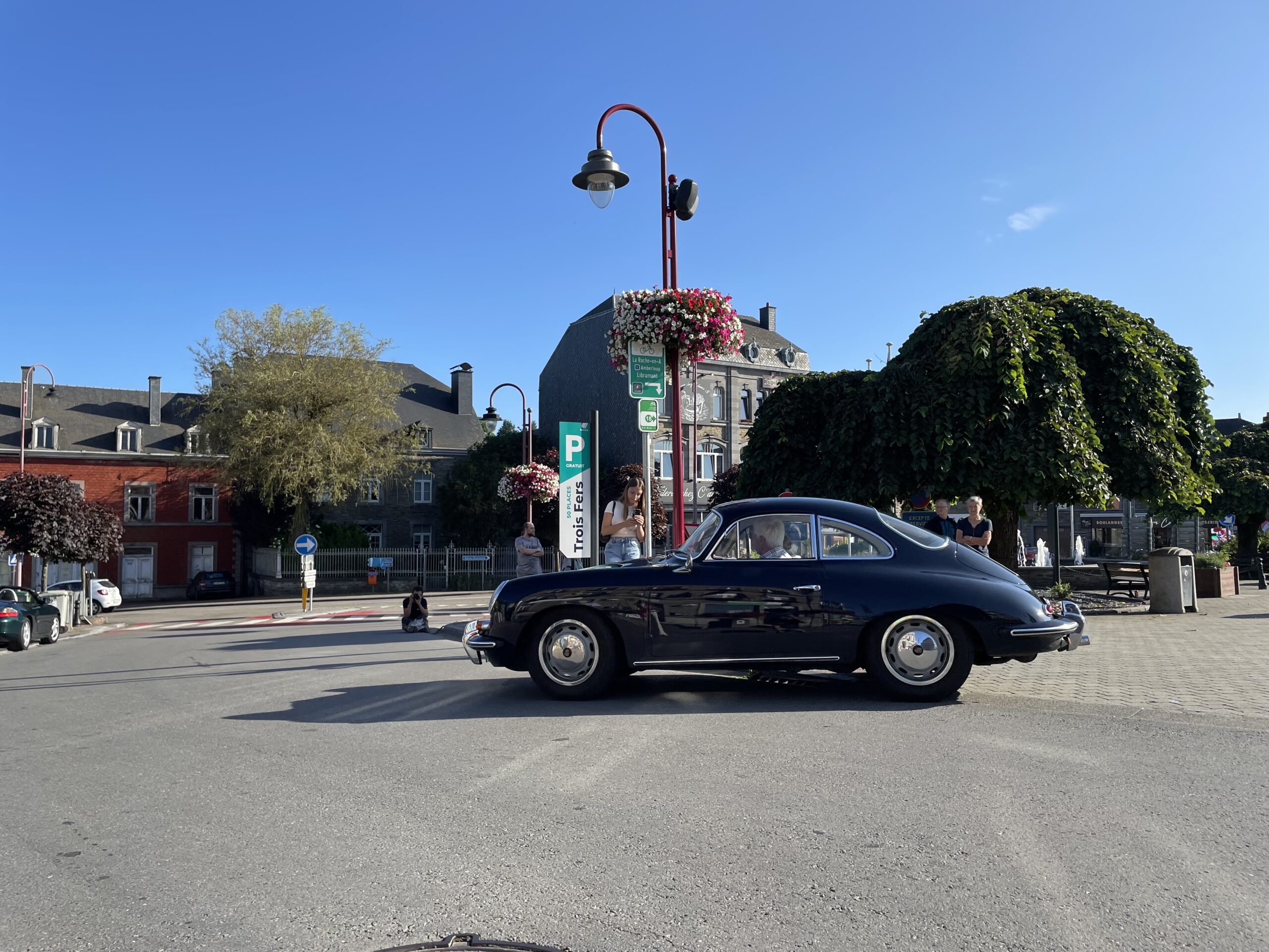 2ème édition de la balade automobile au profit de Viva for Life